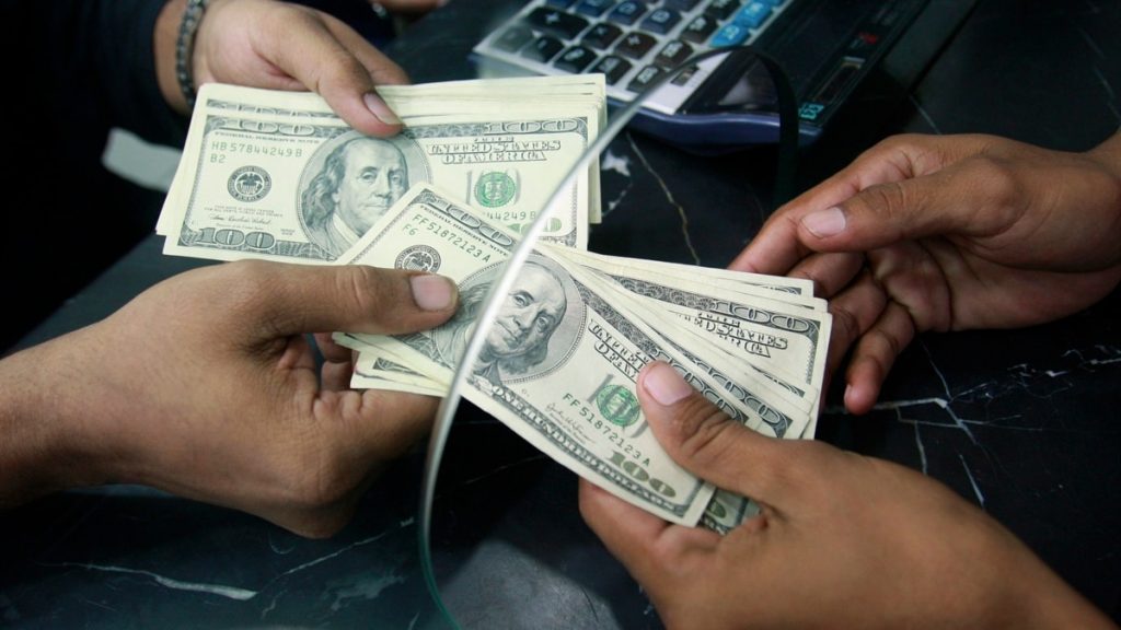 Перевод денег «самому себе» стал для банков в России признаком мошенничества