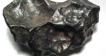 «Московский» болид оставил след: ученые нашли первые фрагменты метеорита