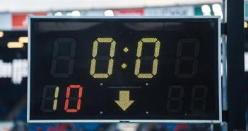 «Динамо» не может взломать «Акрон»: нули на табло к перерыву матча РПЛ