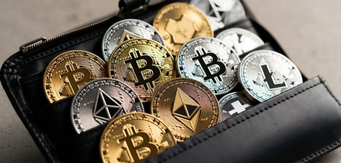 Крипторынок стер весь годовой рост, BTC ниже $98 000