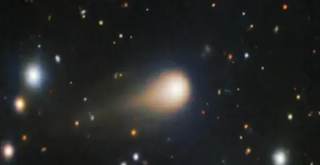 Аномалия 3I/ATLAS: межзвездная комета удивила ученых загадочной структурой выбросов