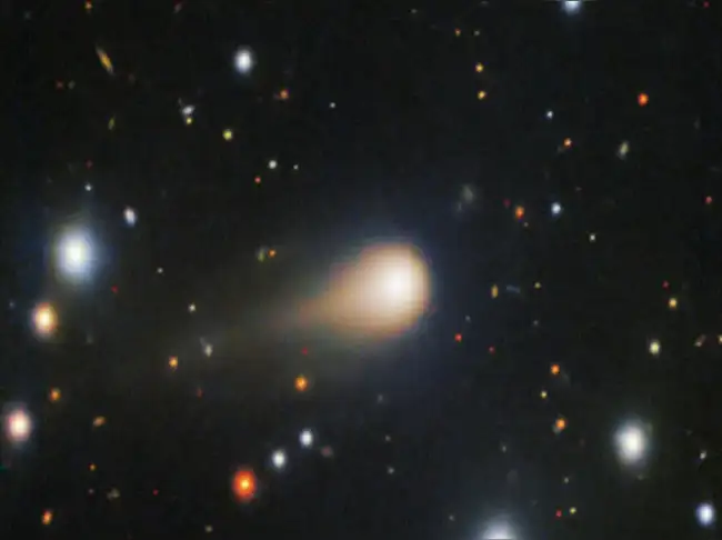 Аномалия 3I/ATLAS: межзвездная комета удивила ученых загадочной структурой выбросов