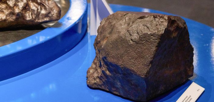 Метеорит над Москвой: "охотники за небом" штурмуют трассу М-11