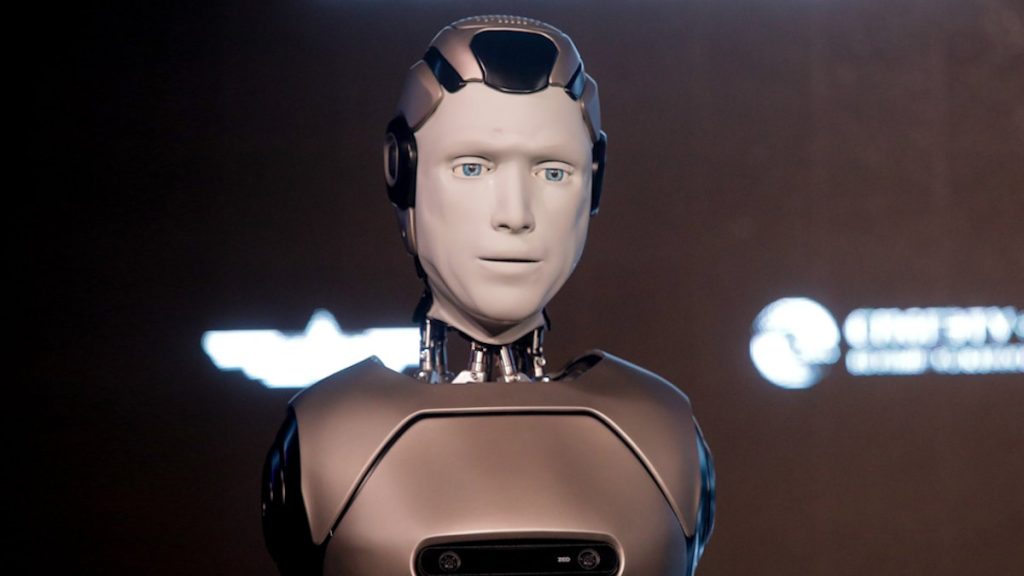 Российский робот Aidol упал во время первой презентации Российский робот Aidol упал во время первой презентации