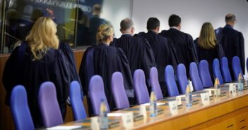 Пользователи WhatsApp и Telegram подали иск к Роскомнадзору и Минцифры