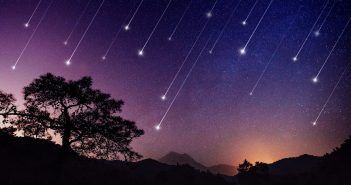 Небо над Россией озарит «король» метеорных потоков