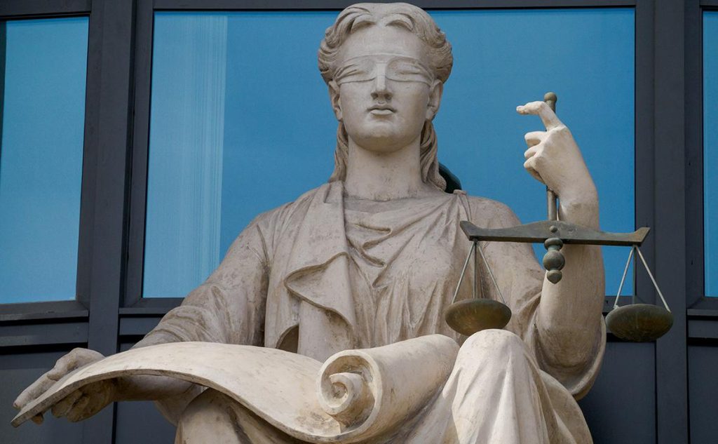 В России покупатель квартиры впервые сломал «схему Долиной» в суде