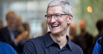 Госдума призвала россиян объяснить ненужность iPhone своим детям