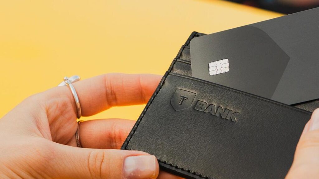 Клиенты крупнейших банков России столкнулись с массовыми ошибками переводов