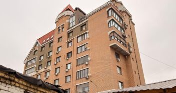 Лариса Долина отказалась освобождать спорную квартиру до Нового года