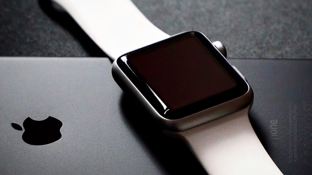 Apple впервые пустила чужие часы в свой сад, но с одним условием
