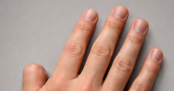 Верховный суд РФ запретил водить авто на механике без большого пальца