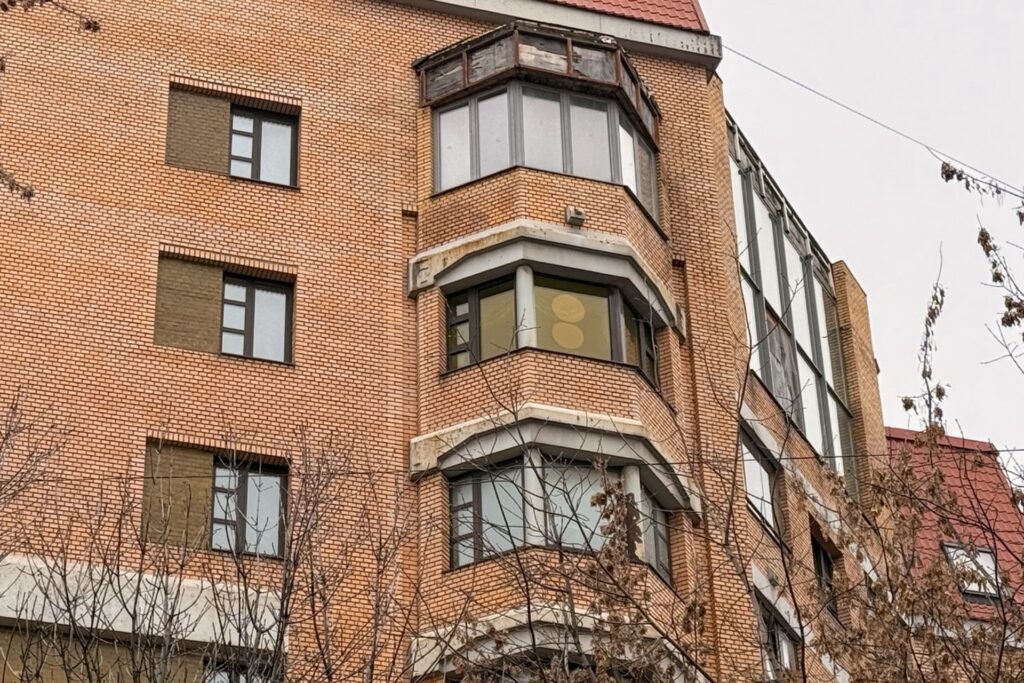 Cуд постановил немедленно выселить Ларису Долину из квартиры