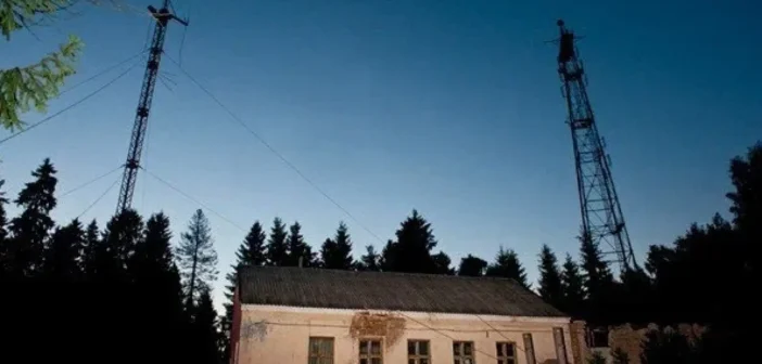 Легендарная «Жужжалка» УВБ-76 сменила шифры на мемы и военные марши