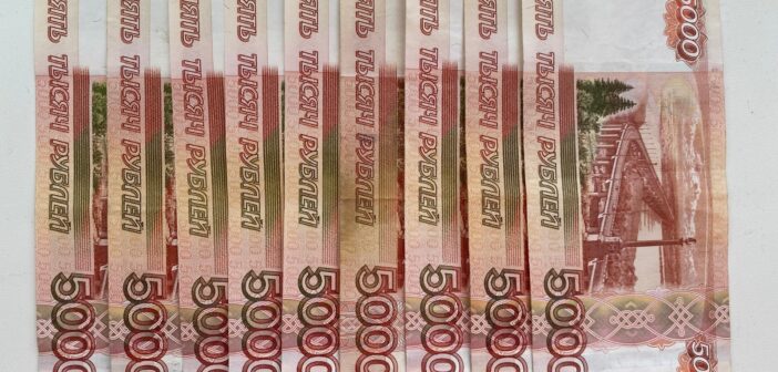 Россияне назвали бедностью доход ниже 50 тысяч рублей