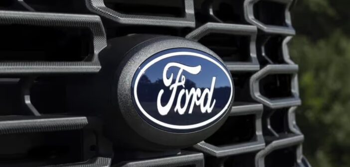 Ford отзывает почти 300 тыс. авто из-за риска самопроизвольного скатывания