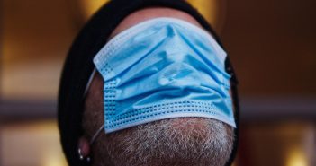 Москву накрыла волна агрессивной сезонной инфекции: как защититься и что делать, если заболели