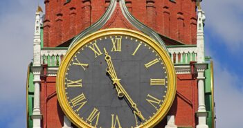 В Госдуме призвали бизнес подарить сотрудникам время вместо премий