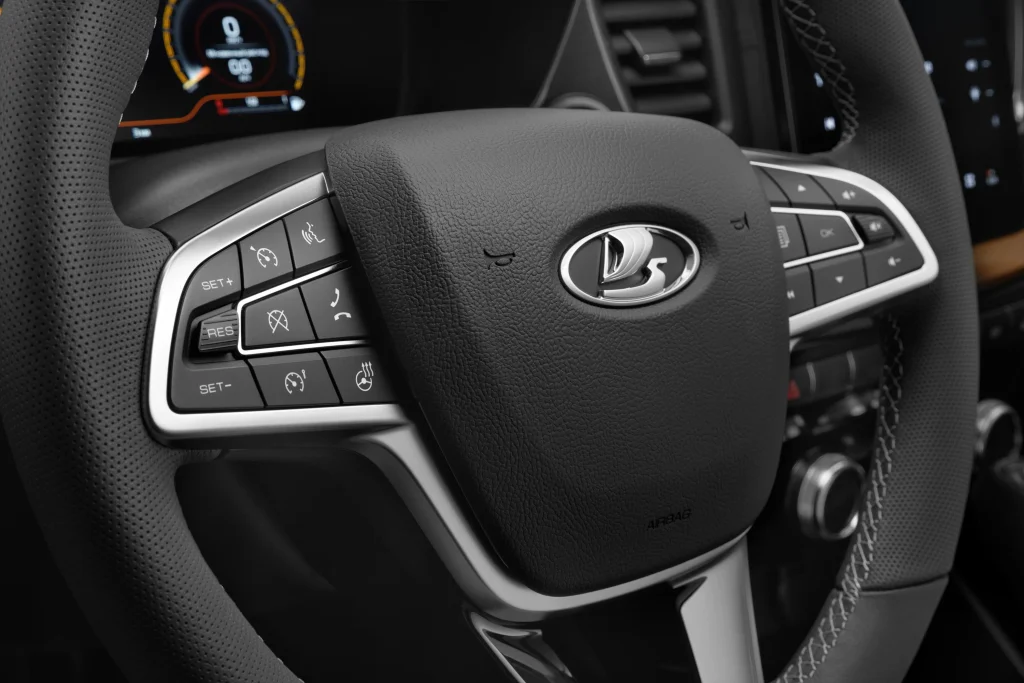 «АвтоВАЗ» возвращает в сервис десятки тысяч Lada Granta из-за риска потери управления