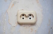 Зарядки Apple плавят российские розетки