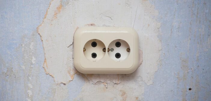 Зарядки Apple плавят российские розетки