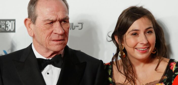 Смерть дочери Томми Ли Джонса оказалась для полиции загадкой