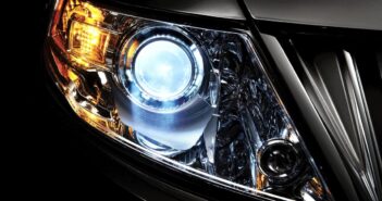 МВД РФ будет лишать прав за нештатный ксенон и мигающие стоп-сигналы