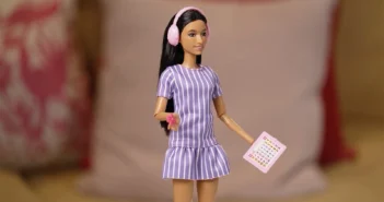 Mattel выпустила первую Барби с аутизмом