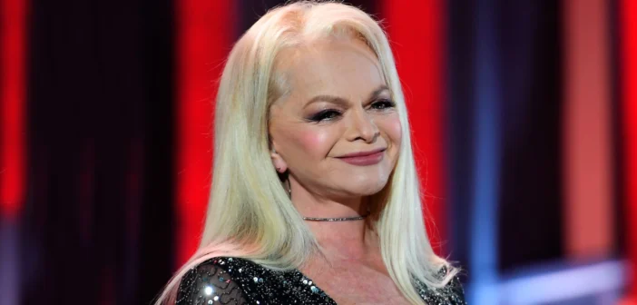 Лариса Долина снова отложила выселение