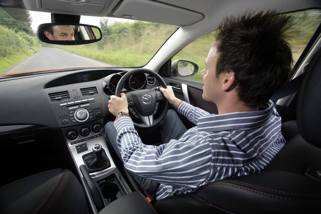 Глава Росстандарта Антон Шалаев опроверг слухи о запрете праворульных авто Глава Росстандарта Антон Шалаев опроверг слухи о запрете праворульных авто