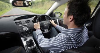 Глава Росстандарта Антон Шалаев опроверг слухи о запрете праворульных авто