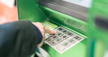 Банки в России начнут отчитываться о снятии денег в банкоматах