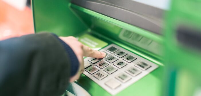 Банки в России начнут отчитываться о снятии денег в банкоматах