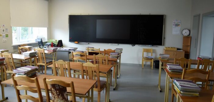 В Госдуме предложили освободить классных руководителей от преподавания