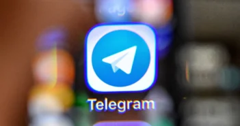 Эксперты объяснили причину сбоев Telegram и WhatsApp и назвали способ восстановить связь