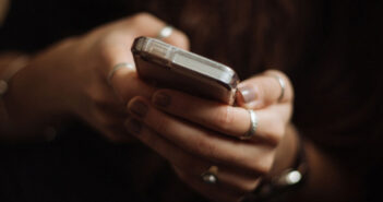 С 1 марта в России запретят списывать деньги за цифровые подписки