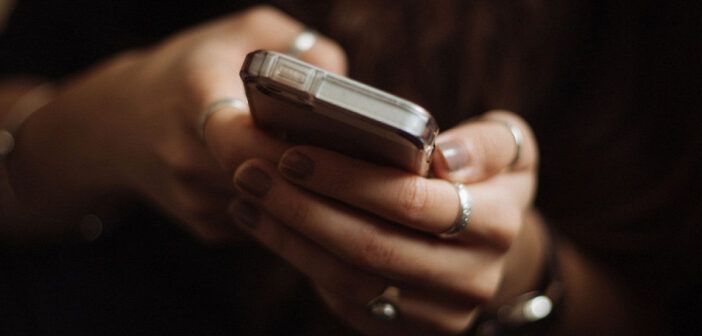 С 1 марта в России запретят списывать деньги за цифровые подписки