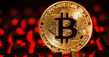 Биткоин рухнул до $75 000, растеряв весь рост 2025 года