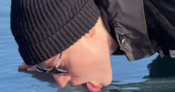 Кусок льда Байкала, который облизал SHAMAN уже продают на онлайн-торгах