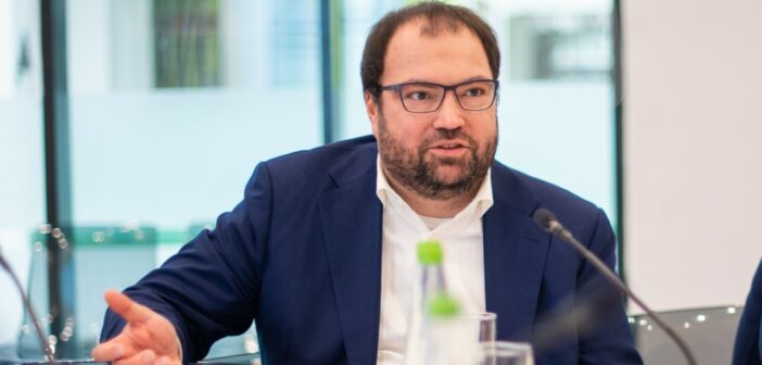 Минцифры официально подтвердило замедление Telegram из-за 150 тысяч нарушений