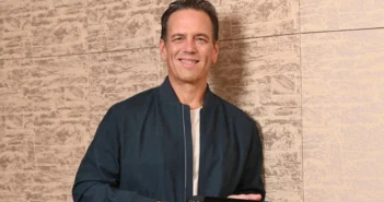 Конец эпохи Xbox, Фил Спенсер уволен из Microsoft