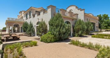 Возле ранчо «Зорро» Эпштейна нашли захоронениях жертв