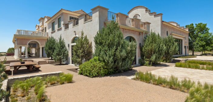 Возле ранчо «Зорро» Эпштейна нашли захоронениях жертв