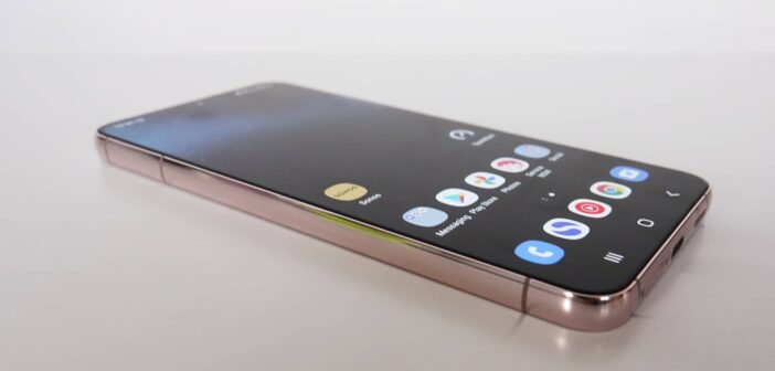 Владельцы Galaxy S22 подали коллективный иск против Samsung