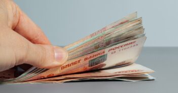 Российские операторы начали ежедневно списывать деньги за включенный VPN