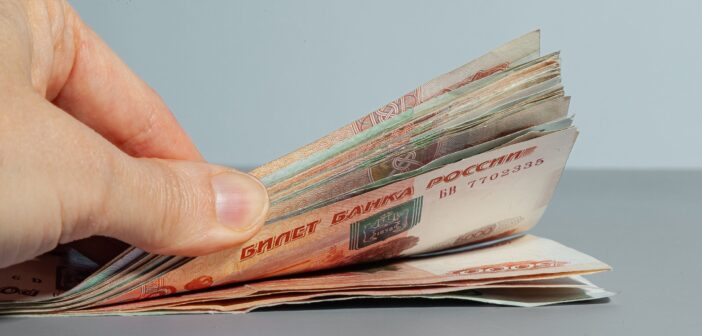 Российские операторы начали ежедневно списывать деньги за включенный VPN