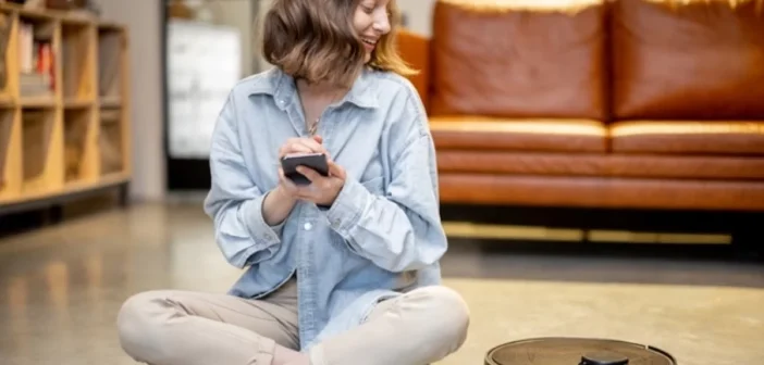 Глава СПЧ призвал не использовать умные пылесосы, а мыть пол руками