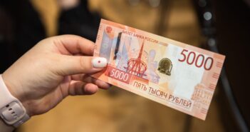 В Госдуме поддержали введение налога на отдых за рубежом