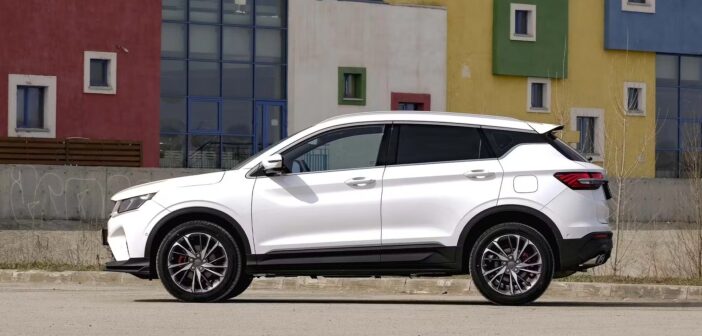 Россияне почему-то массово скупают Belgee X50 вместо Lada Vesta