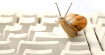 Провайдеры в России начали принудительно замедлять домашний интернет